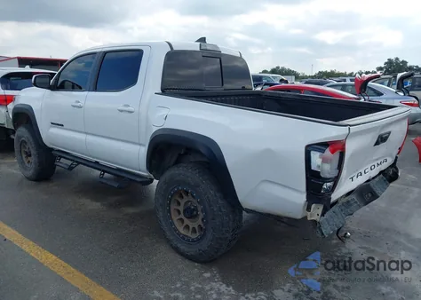 2018 Toyota Tacoma Trd Off Road z USA, uszkodzony, nr VIN 5TFCZ5AN3JX164619